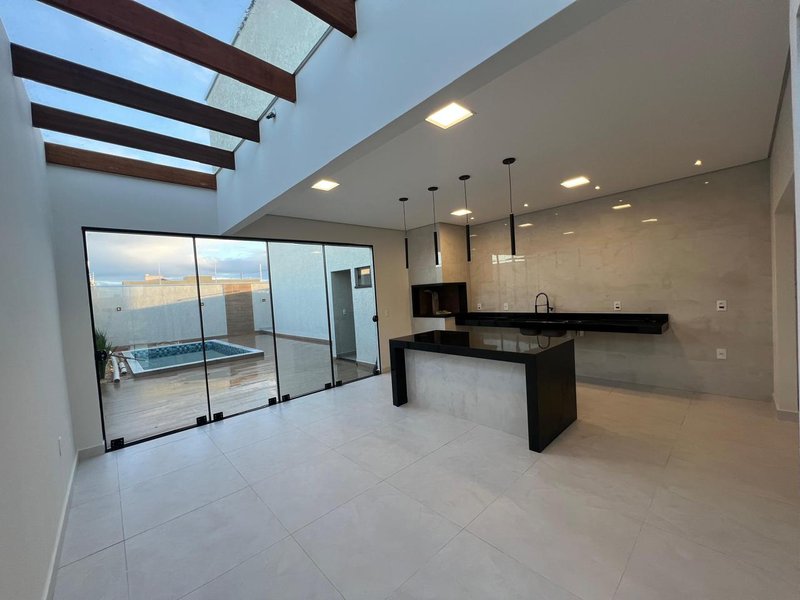 Linda casa no Jardim América em Eunápolis Avenida América  Eunápolis - 