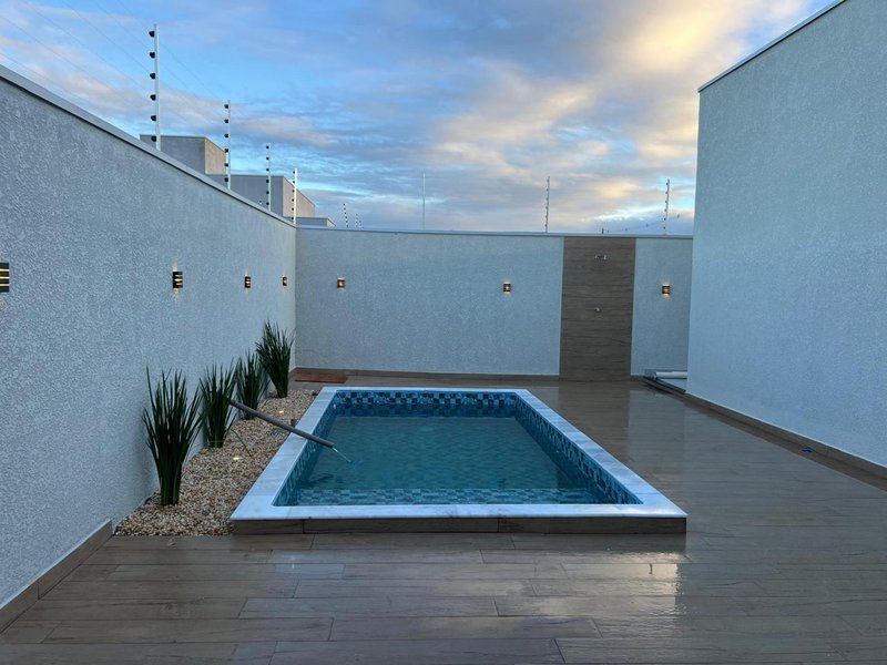 Linda casa no Jardim América em Eunápolis Avenida América  Eunápolis - 