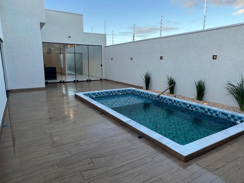 Linda casa no Jardim América em Eunápolis Avenida América  Eunápolis - 