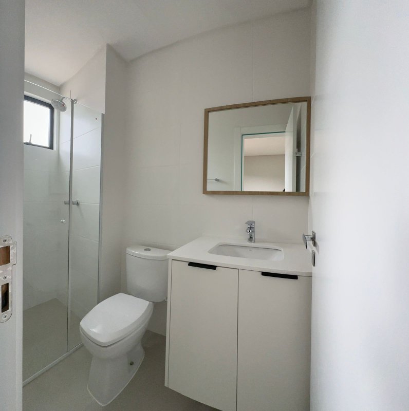 Alugo lindo apartamento semi mobiliado, no bairro Fazenda! Rua João Wollinger Itajaí - 