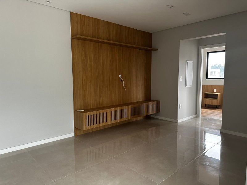 Alugo lindo apartamento semi mobiliado, no bairro Fazenda! Rua João Wollinger Itajaí - 