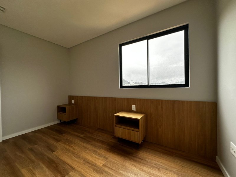 Alugo lindo apartamento semi mobiliado, no bairro Fazenda! Rua João Wollinger Itajaí - 