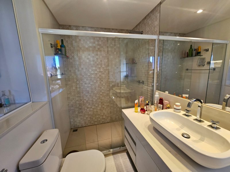 APARTAMENTO 4 QUARTOS 2 SUÍTES LAVABO NASCENTE 2 GARAGENS PISCINA QUADRA À VENDA NA GRAÇA! Rua Djalma Ramos Salvador - 