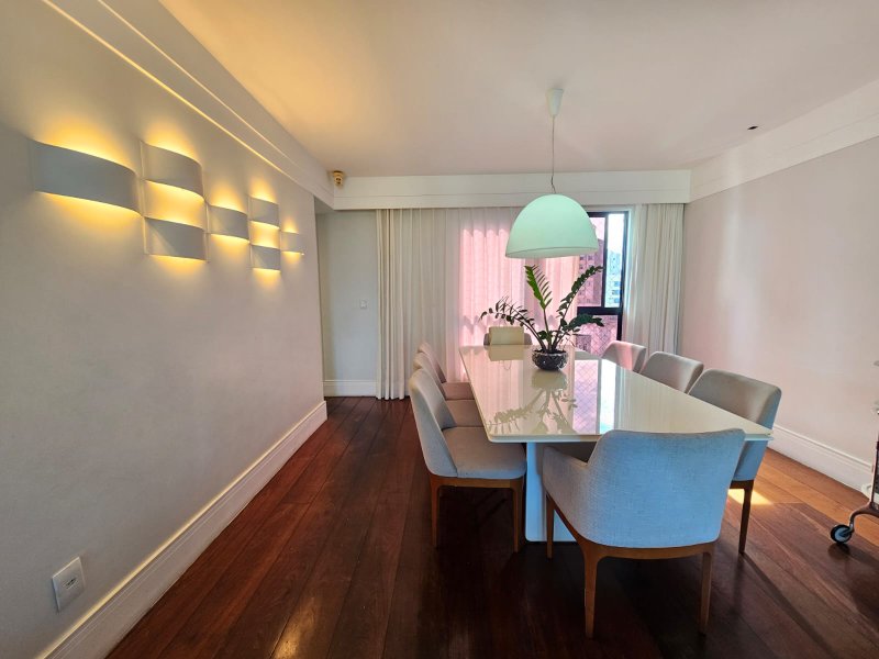 APARTAMENTO 4 QUARTOS 2 SUÍTES LAVABO NASCENTE 2 GARAGENS PISCINA QUADRA À VENDA NA GRAÇA! Rua Djalma Ramos Salvador - 