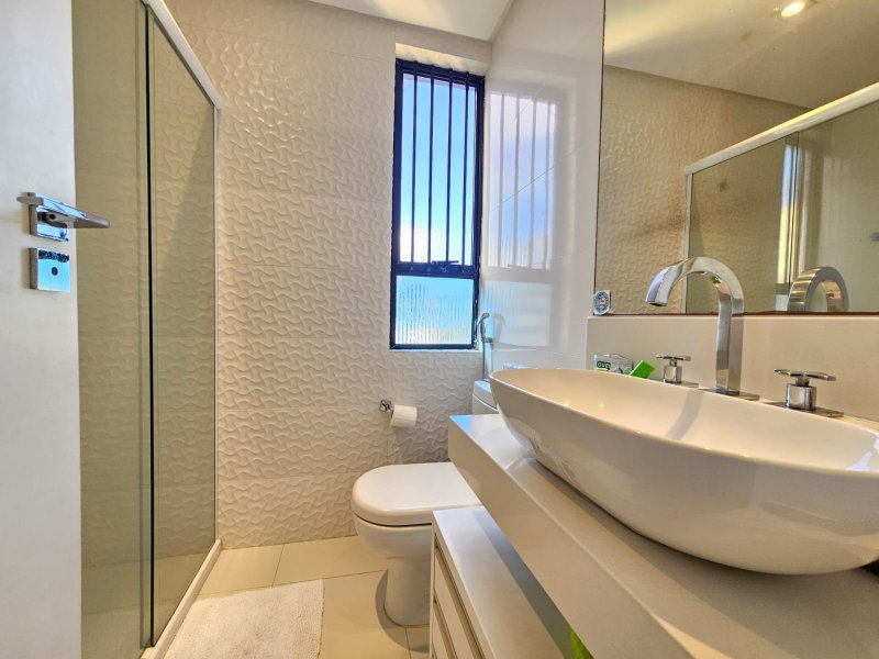 APARTAMENTO 4 QUARTOS 2 SUÍTES LAVABO NASCENTE 2 GARAGENS PISCINA QUADRA À VENDA NA GRAÇA! Rua Djalma Ramos Salvador - 