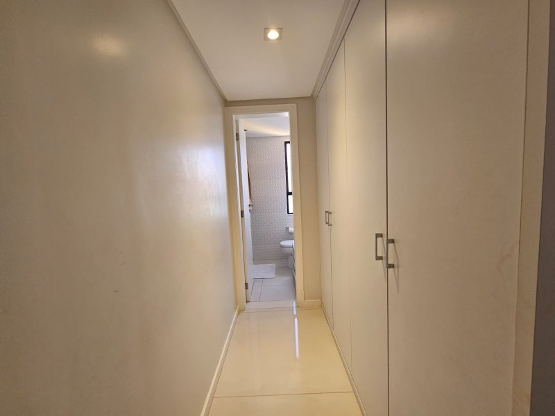 APARTAMENTO 4 QUARTOS 2 SUÍTES LAVABO NASCENTE 2 GARAGENS PISCINA QUADRA À VENDA NA GRAÇA! Rua Djalma Ramos Salvador - 