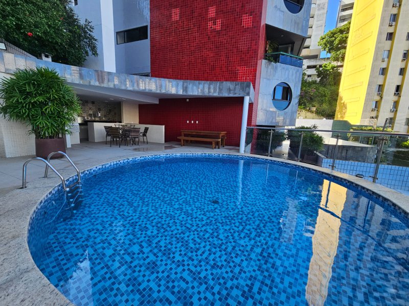 APARTAMENTO 4 QUARTOS 2 SUÍTES LAVABO NASCENTE 2 GARAGENS PISCINA QUADRA À VENDA NA GRAÇA! Rua Djalma Ramos Salvador - 