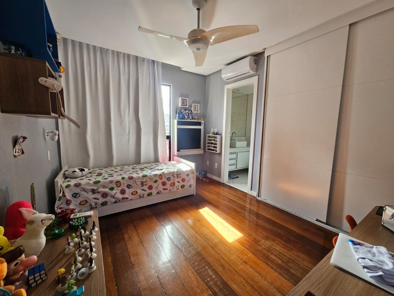 APARTAMENTO 4 QUARTOS 2 SUÍTES LAVABO NASCENTE 2 GARAGENS PISCINA QUADRA À VENDA NA GRAÇA! Rua Djalma Ramos Salvador - 