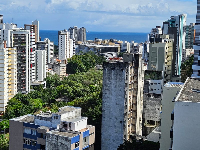 APARTAMENTO 4 QUARTOS 2 SUÍTES LAVABO NASCENTE 2 GARAGENS PISCINA QUADRA À VENDA NA GRAÇA! Rua Djalma Ramos Salvador - 