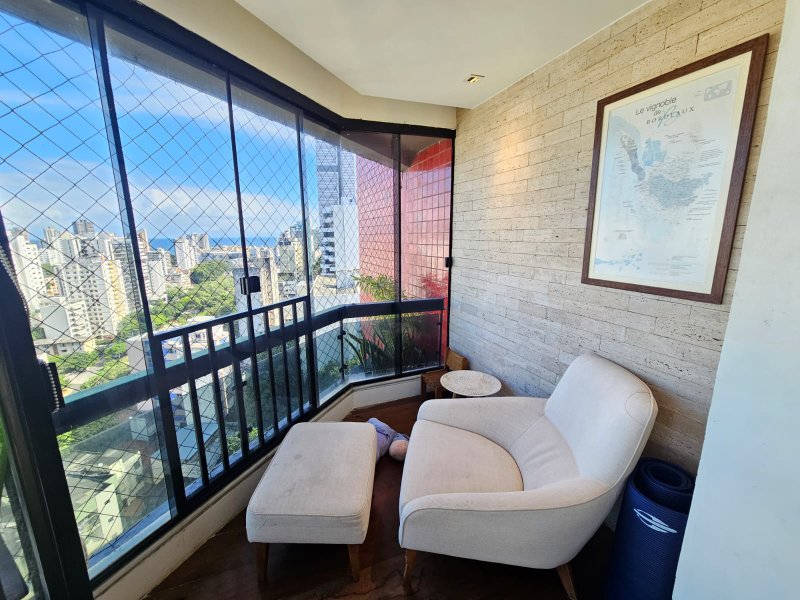 APARTAMENTO 4 QUARTOS 2 SUÍTES LAVABO NASCENTE 2 GARAGENS PISCINA QUADRA À VENDA NA GRAÇA! Rua Djalma Ramos Salvador - 