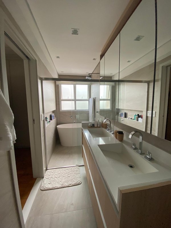 Apartamento Reformado a Venda de 220m² - 3 Dorms (2 Suítes) e 2 Vagas de Garagem Rua Sergipe São Paulo - 
