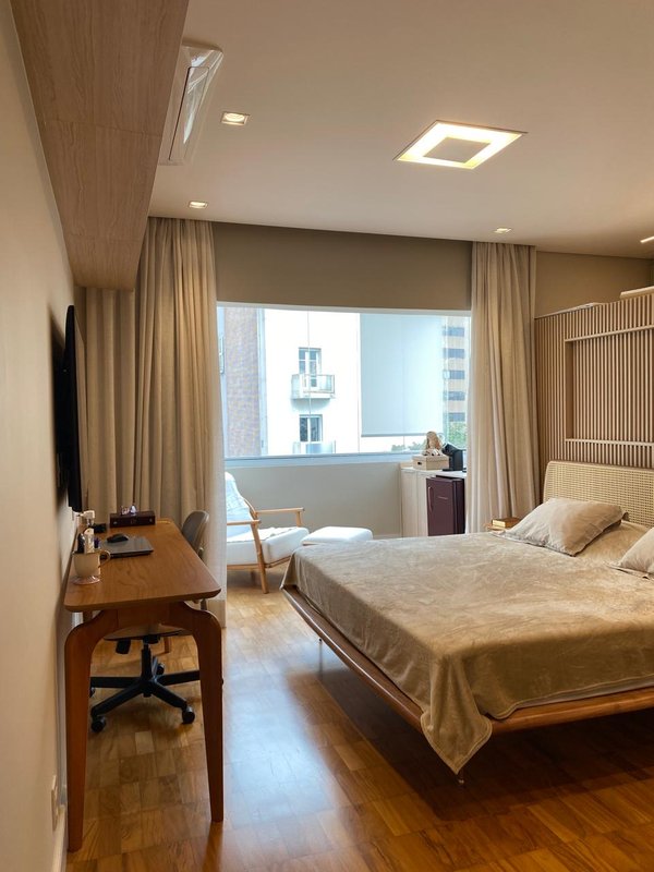 Apartamento Reformado a Venda de 220m² - 3 Dorms (2 Suítes) e 2 Vagas de Garagem Rua Sergipe São Paulo - 