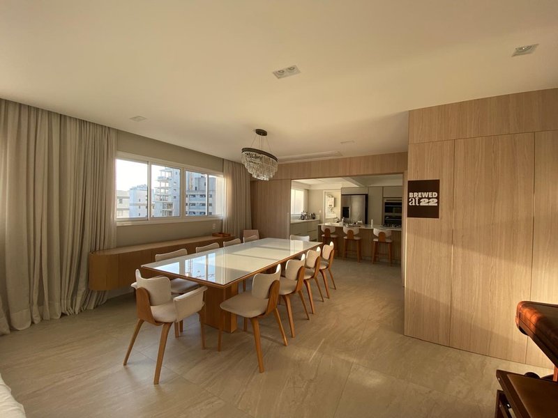 Apartamento Reformado a Venda de 220m² - 3 Dorms (2 Suítes) e 2 Vagas de Garagem Rua Sergipe São Paulo - 