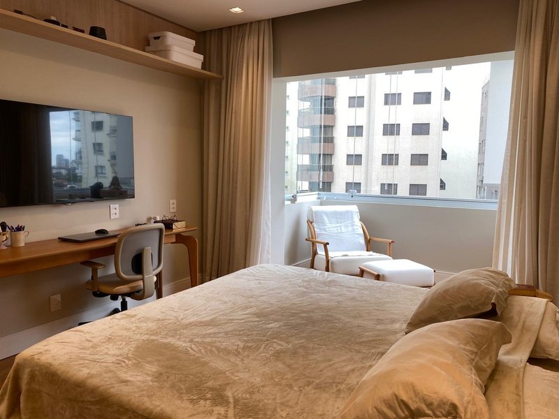 Apartamento Reformado a Venda de 220m² - 3 Dorms (2 Suítes) e 2 Vagas de Garagem Rua Sergipe São Paulo - 