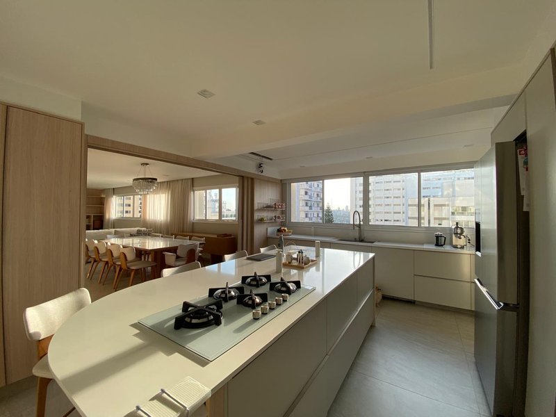 Apartamento Reformado a Venda de 220m² - 3 Dorms (2 Suítes) e 2 Vagas de Garagem Rua Sergipe São Paulo - 