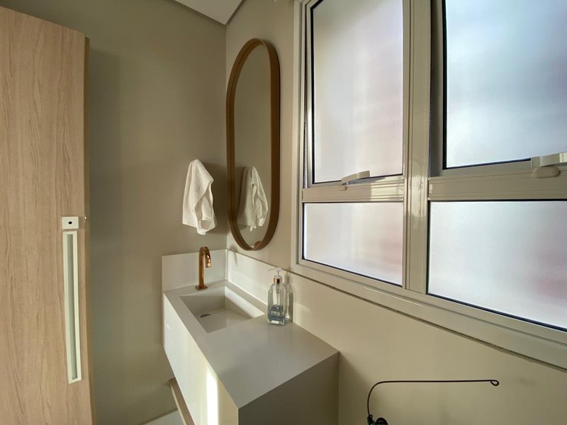 Apartamento Reformado a Venda de 220m² - 3 Dorms (2 Suítes) e 2 Vagas de Garagem Rua Sergipe São Paulo - 