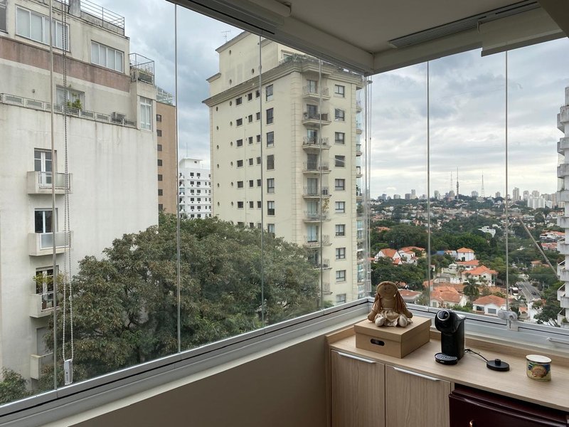 Apartamento Reformado a Venda de 220m² - 3 Dorms (2 Suítes) e 2 Vagas de Garagem Rua Sergipe São Paulo - 
