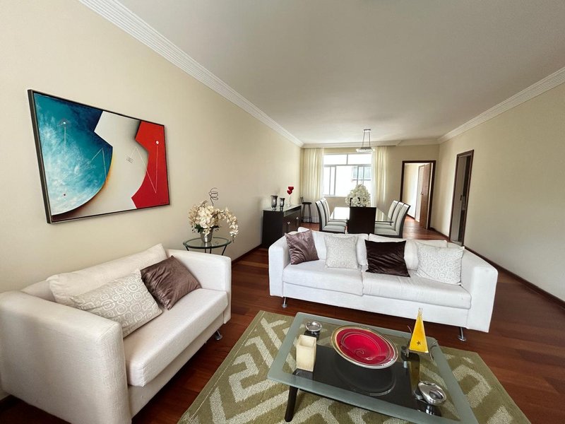 APARTAMENTO VISTA MAR 4 QUARTOS 2 SUÍTES VARANDA LAVABO 4 GARAGENS À VENDA NA VITÓRIA! Avenida Sete de Setembro Salvador - 