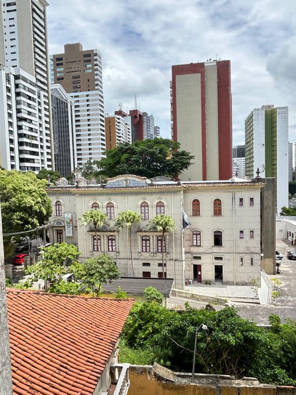 APARTAMENTO VISTA MAR 4 QUARTOS 2 SUÍTES VARANDA LAVABO 4 GARAGENS À VENDA NA VITÓRIA! Avenida Sete de Setembro Salvador - 