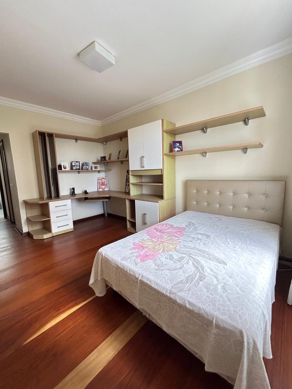 APARTAMENTO VISTA MAR 4 QUARTOS 2 SUÍTES VARANDA LAVABO 4 GARAGENS À VENDA NA VITÓRIA! Avenida Sete de Setembro Salvador - 