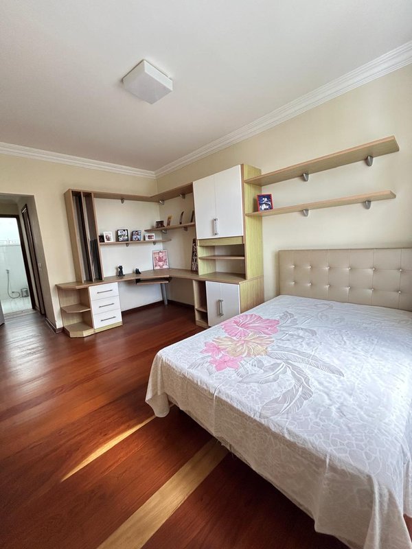 APARTAMENTO VISTA MAR 4 QUARTOS 2 SUÍTES VARANDA LAVABO 4 GARAGENS À VENDA NA VITÓRIA! Avenida Sete de Setembro Salvador - 