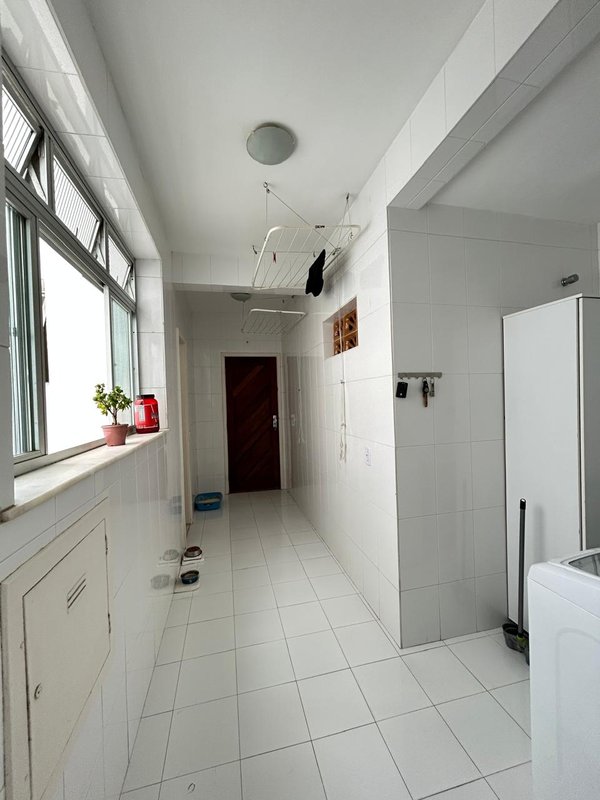 APARTAMENTO VISTA MAR 4 QUARTOS 2 SUÍTES VARANDA LAVABO 4 GARAGENS À VENDA NA VITÓRIA! Avenida Sete de Setembro Salvador - 