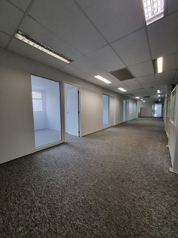 ALUGA-SE GALPÃO COMERCIAL AO LADO DO METRÔ – PRONTO PARA RECEBER SUA EMPRESA!! Avenida Marquês de São Vicente São Paulo - 