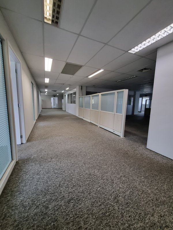 ALUGA-SE GALPÃO COMERCIAL AO LADO DO METRÔ – PRONTO PARA RECEBER SUA EMPRESA!! Avenida Marquês de São Vicente São Paulo - 