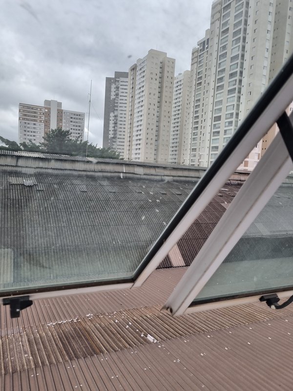ALUGA-SE GALPÃO COMERCIAL AO LADO DO METRÔ – PRONTO PARA RECEBER SUA EMPRESA!! Avenida Marquês de São Vicente São Paulo - 