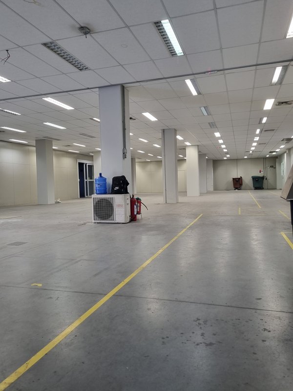 ALUGA-SE GALPÃO COMERCIAL AO LADO DO METRÔ – PRONTO PARA RECEBER SUA EMPRESA!! Avenida Marquês de São Vicente São Paulo - 