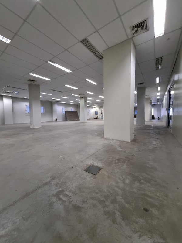 ALUGA-SE GALPÃO COMERCIAL AO LADO DO METRÔ – PRONTO PARA RECEBER SUA EMPRESA!! Avenida Marquês de São Vicente São Paulo - 