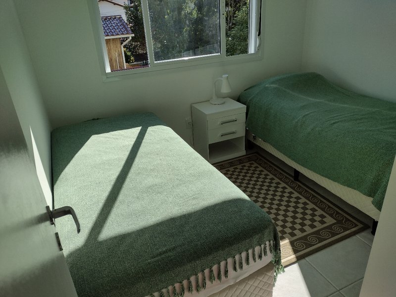CONCOMÍNIO VILLA LORENZO - COM VISTA PARA O MAR DE JURERÊ - Florianópolis - 