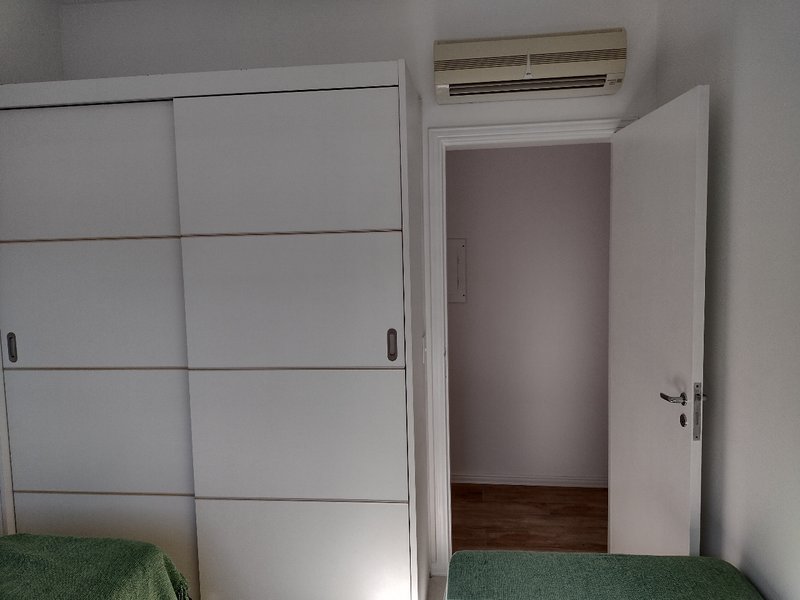 CONCOMÍNIO VILLA LORENZO - COM VISTA PARA O MAR DE JURERÊ - Florianópolis - 