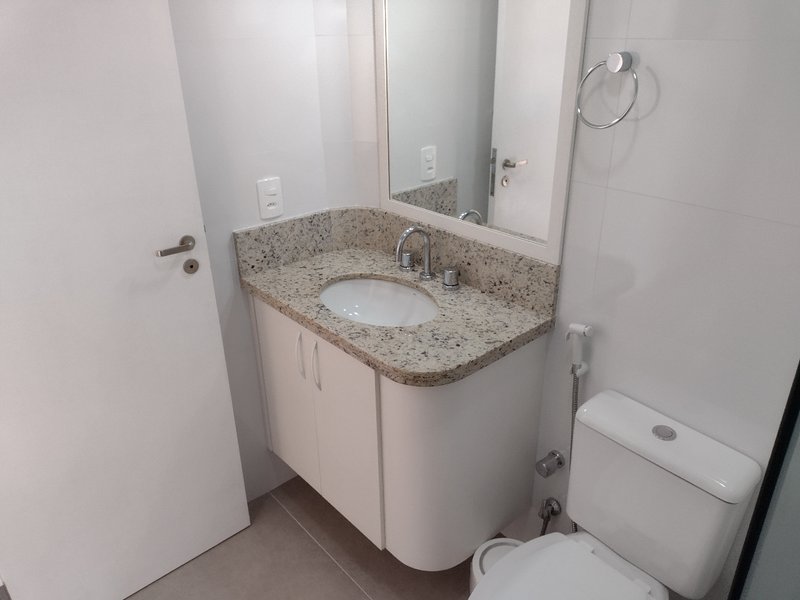 CONCOMÍNIO VILLA LORENZO - COM VISTA PARA O MAR DE JURERÊ - Florianópolis - 