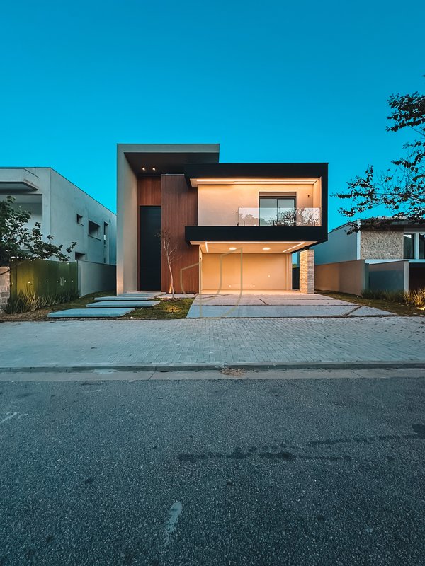 Casa com 4 Suítes no Alphaville II R. Cabriúva, 200 São José dos Campos - 