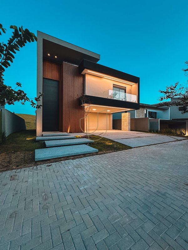 Casa com 4 Suítes no Alphaville II R. Cabriúva, 200 São José dos Campos - 