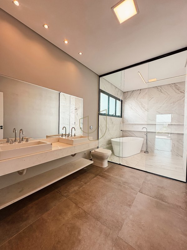 Casa com 4 Suítes no Condomínio Residencial Monte Carlo Av. José Pinto Ferreira São José dos Campos - 