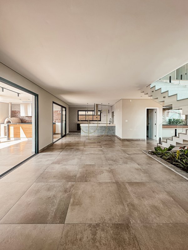 Casa com 4 Suítes no Condomínio Residencial Monte Carlo Av. José Pinto Ferreira São José dos Campos - 