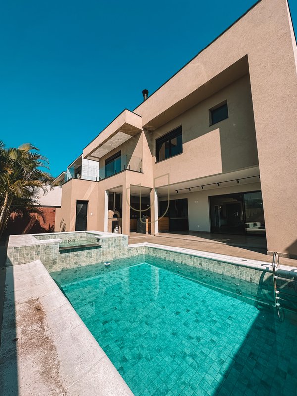 Casa com 4 Suítes no Condomínio Residencial Monte Carlo Av. José Pinto Ferreira São José dos Campos - 