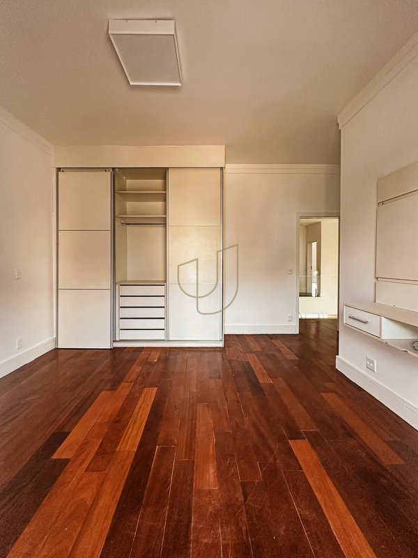 Casa com 4 Suítes no Residencial Jaguary - São José dos Campos - 