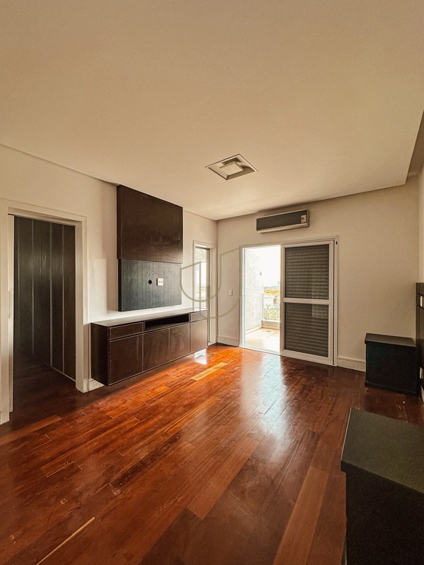 Casa com 4 Suítes no Residencial Jaguary - São José dos Campos - 