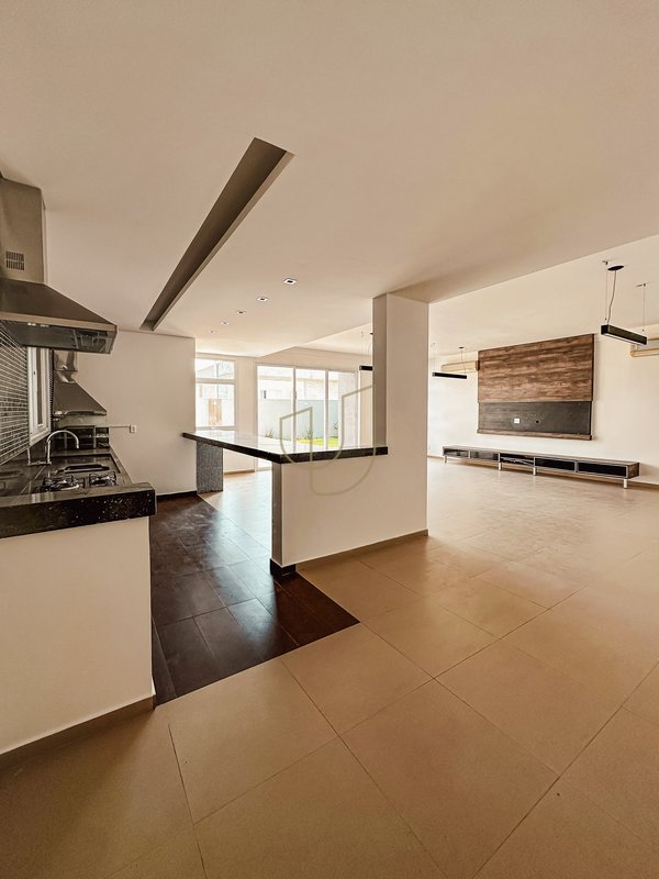 Casa com 4 Suítes no Residencial Jaguary - São José dos Campos - 