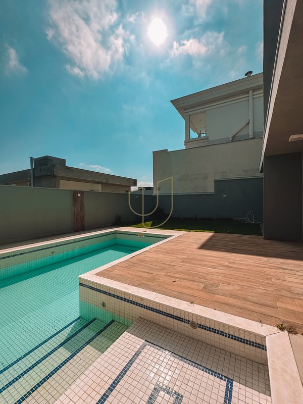 Casa com 4 Suítes no Residencial Jaguary - São José dos Campos - 