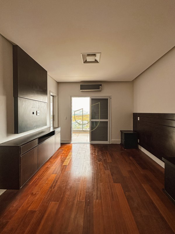 Casa com 4 Suítes no Residencial Jaguary - São José dos Campos - 