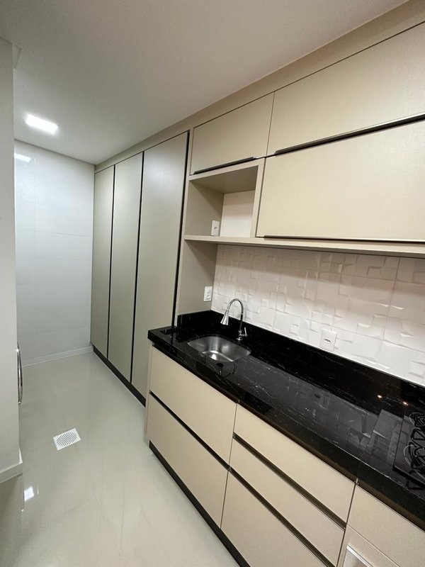 Apartamento mobiliado no Residencial Sunset Boulevard Rua 406A Itapema - 