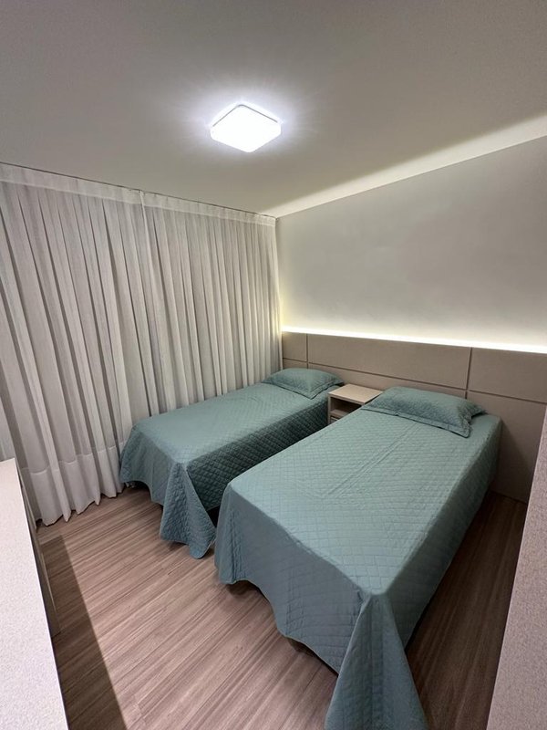 Apartamento mobiliado no Residencial Sunset Boulevard Rua 406A Itapema - 
