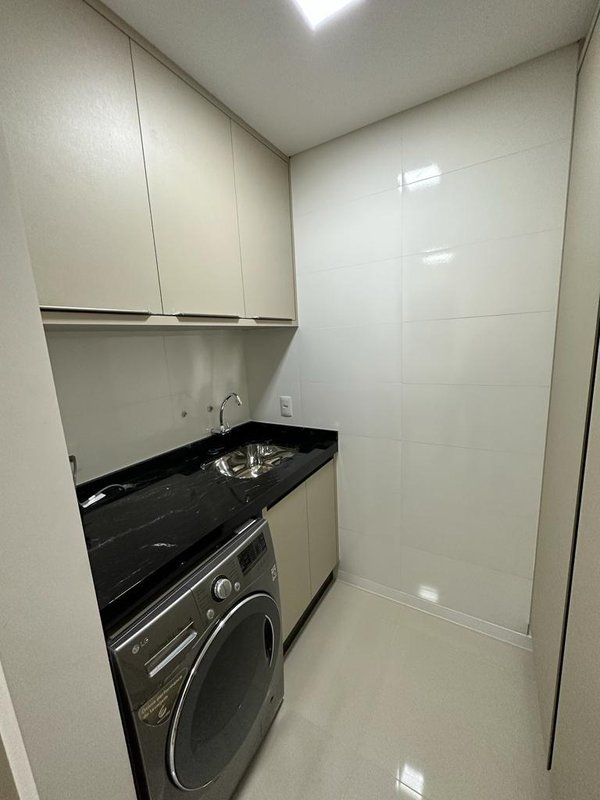 Apartamento mobiliado no Residencial Sunset Boulevard Rua 406A Itapema - 