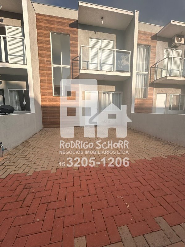 Sobrado à Venda –  R$ 200.000 Condomínio Jaqueline Bairro San Raphael  - Tatuí - 