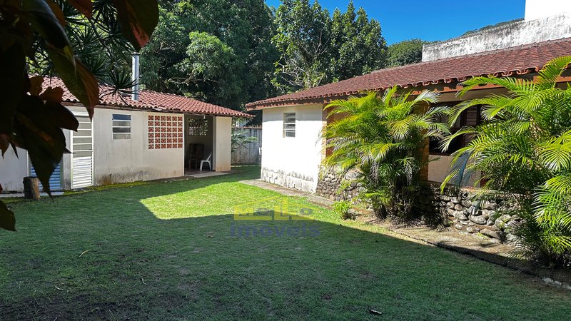 Casa central em Boiçucanga vila dos pescadores rua hilariaso crisologo de matos São Sebastião - 