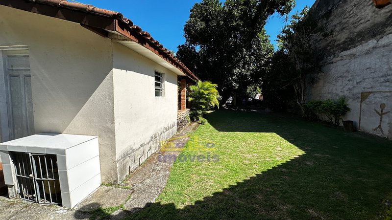 Casa central em Boiçucanga vila dos pescadores rua hilariaso crisologo de matos São Sebastião - 
